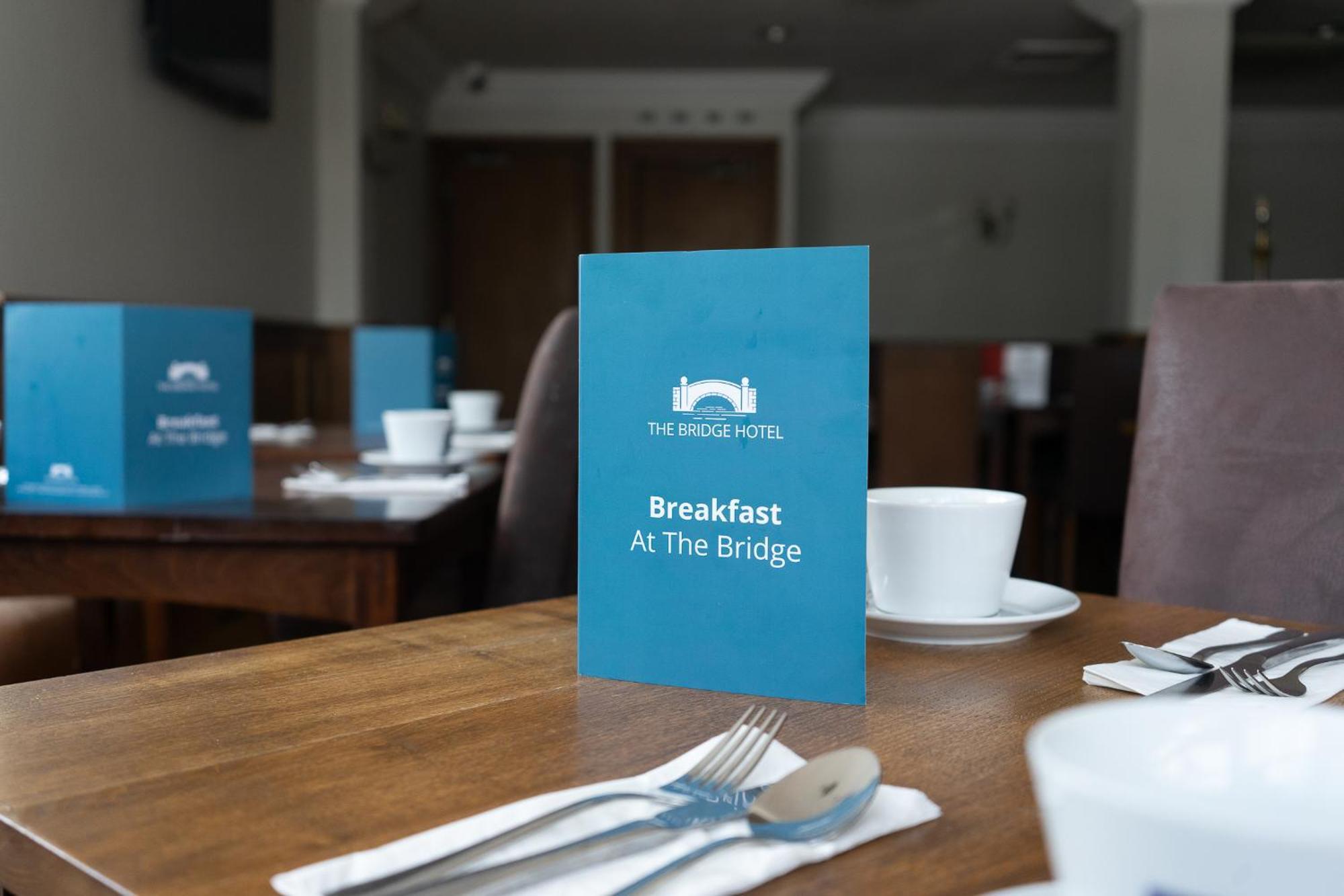 Bridge Hotel Greenford  Dış mekan fotoğraf
