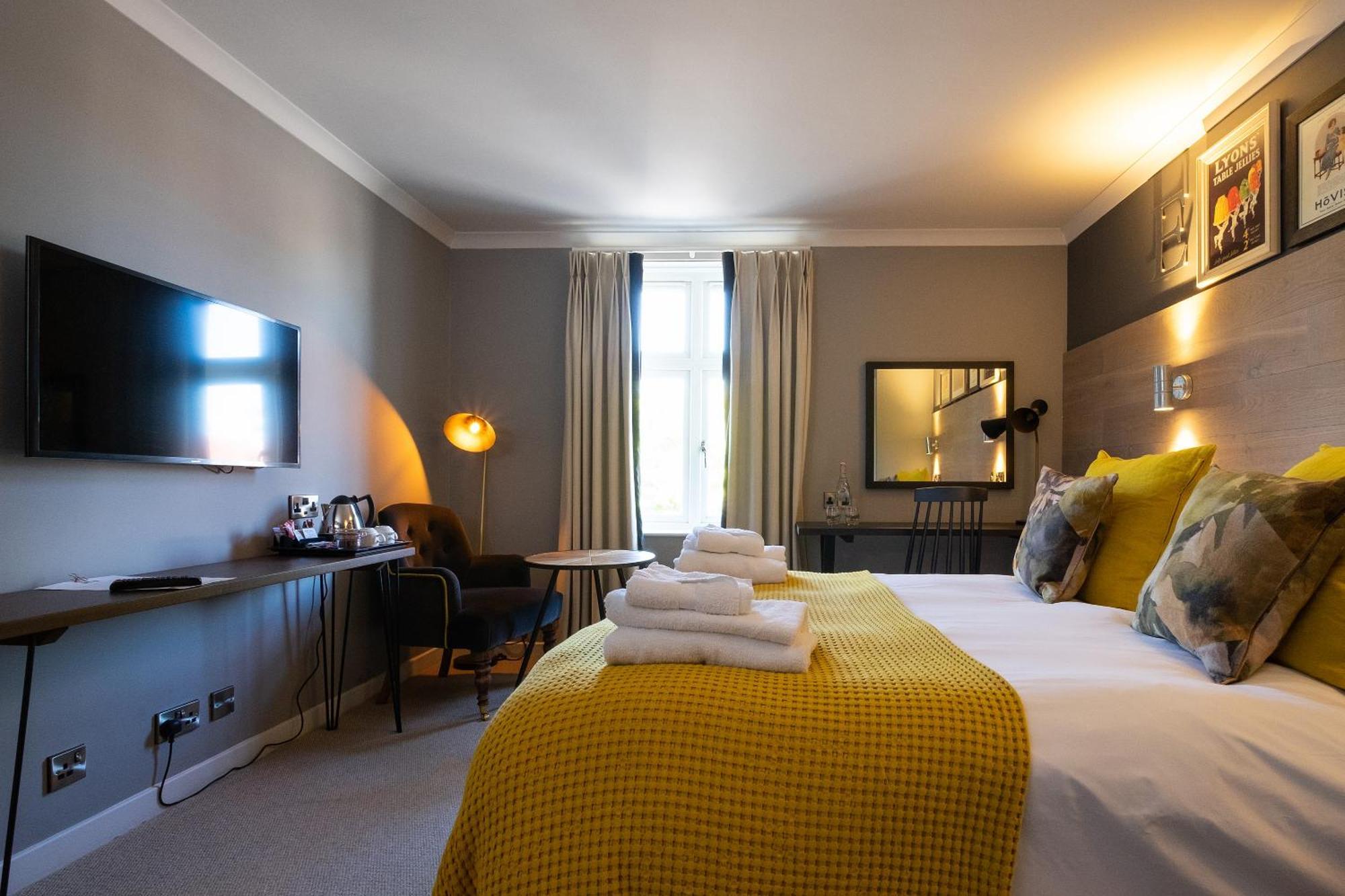 Bridge Hotel Greenford  Dış mekan fotoğraf