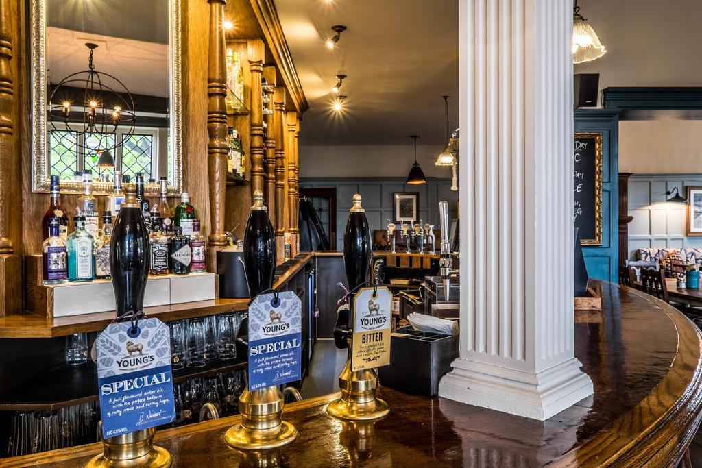 Bridge Hotel Greenford  Dış mekan fotoğraf