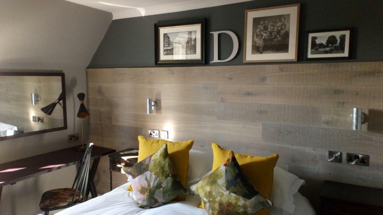 Bridge Hotel Greenford  Dış mekan fotoğraf