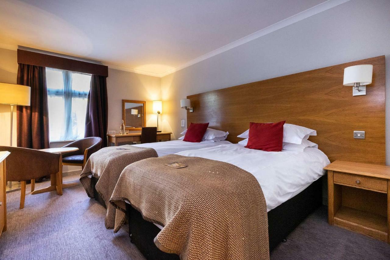 Bridge Hotel Greenford  Dış mekan fotoğraf