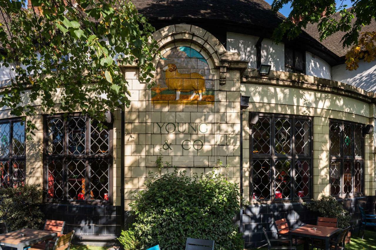 Bridge Hotel Greenford  Dış mekan fotoğraf