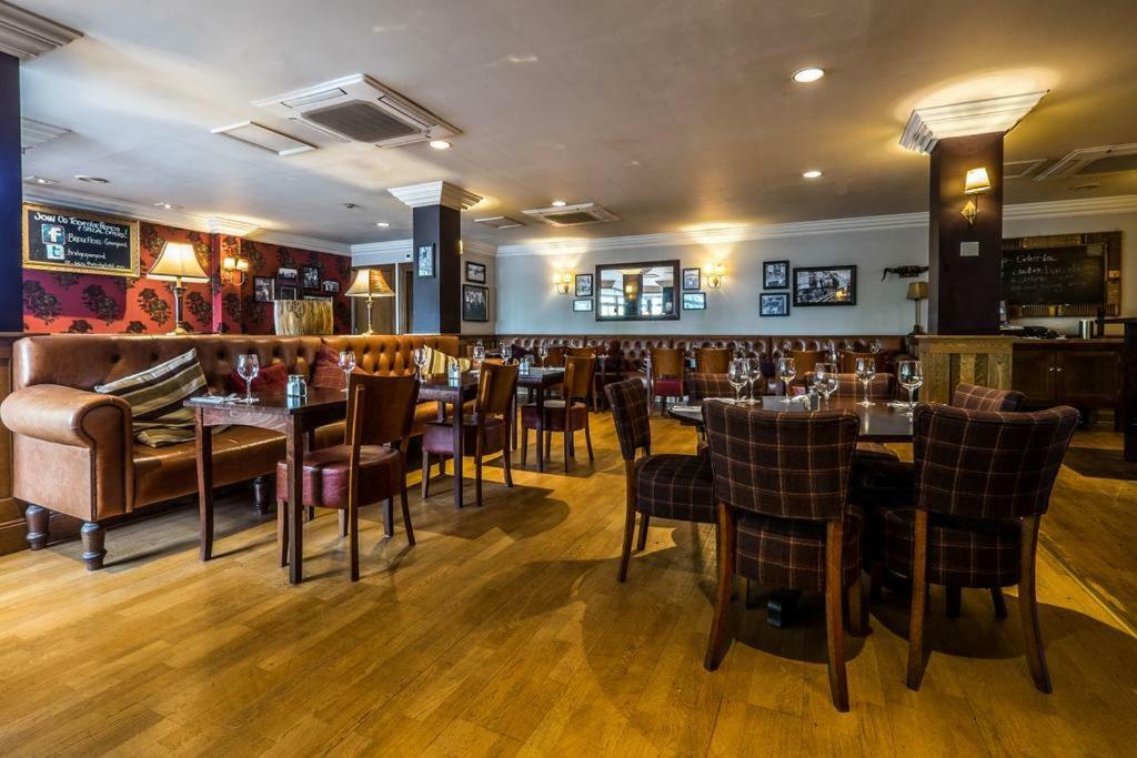 Bridge Hotel Greenford  Dış mekan fotoğraf