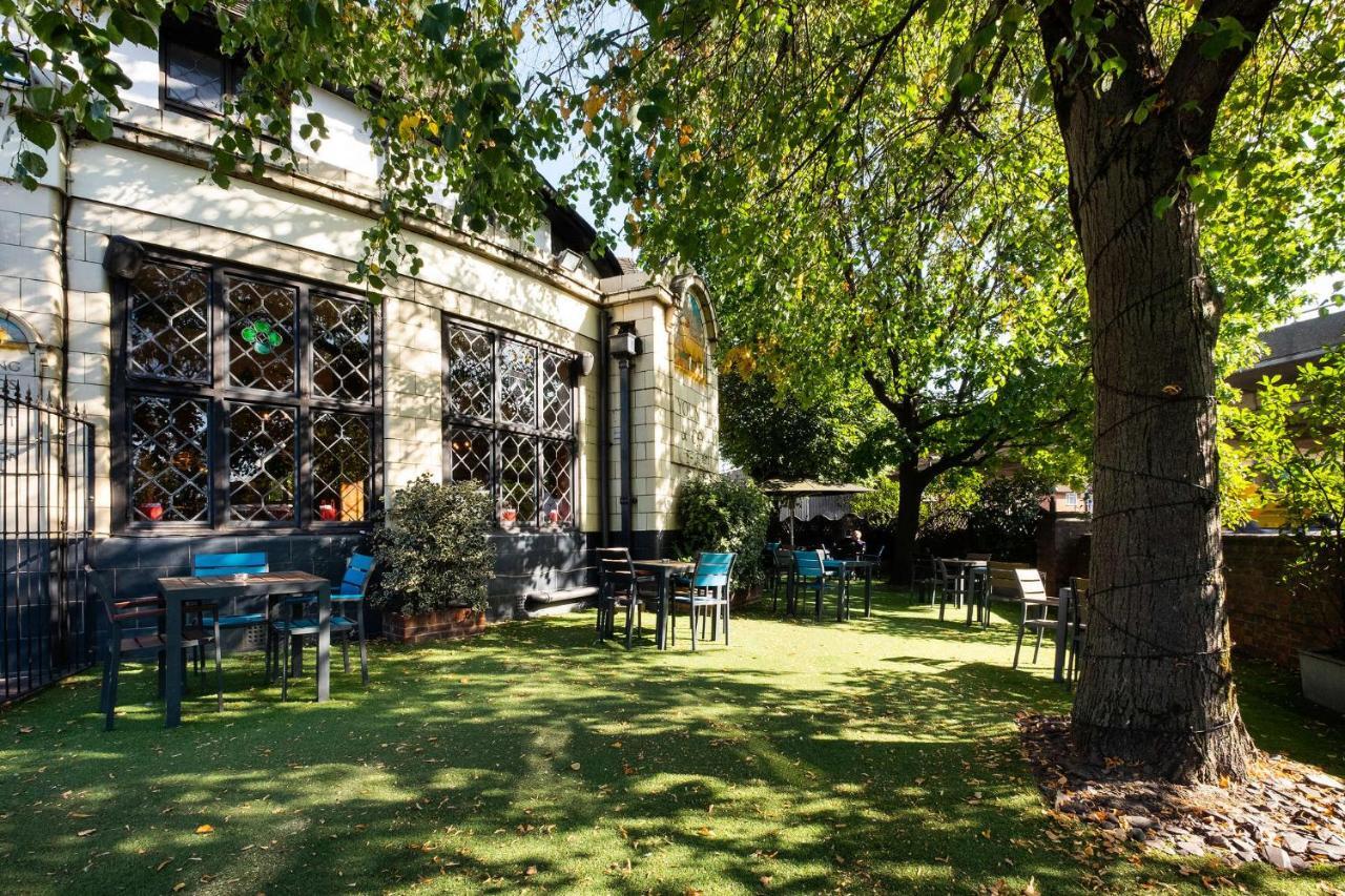 Bridge Hotel Greenford  Dış mekan fotoğraf